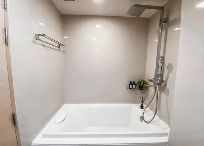 Tropical Apartment- Ultra Fast Wifi- Bts Thong Lor 別荘